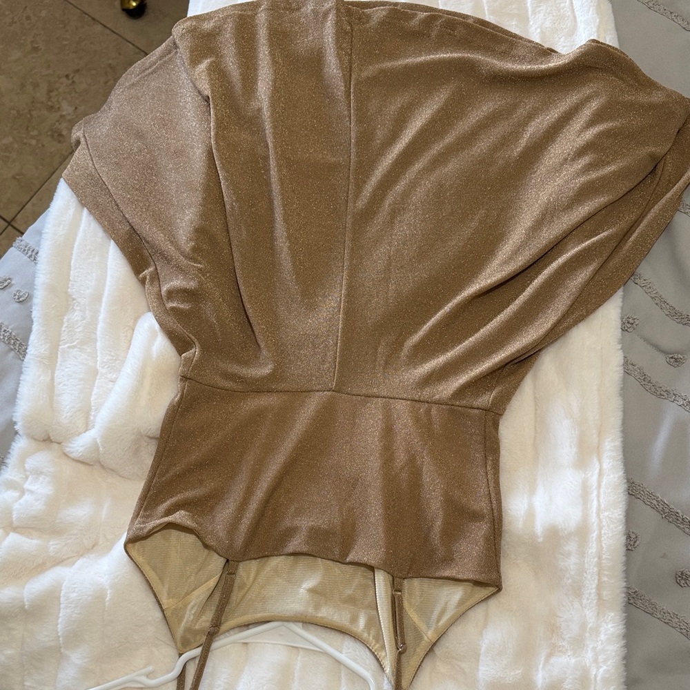 Elegant Gold Women's Dress - Picture 9 of 12